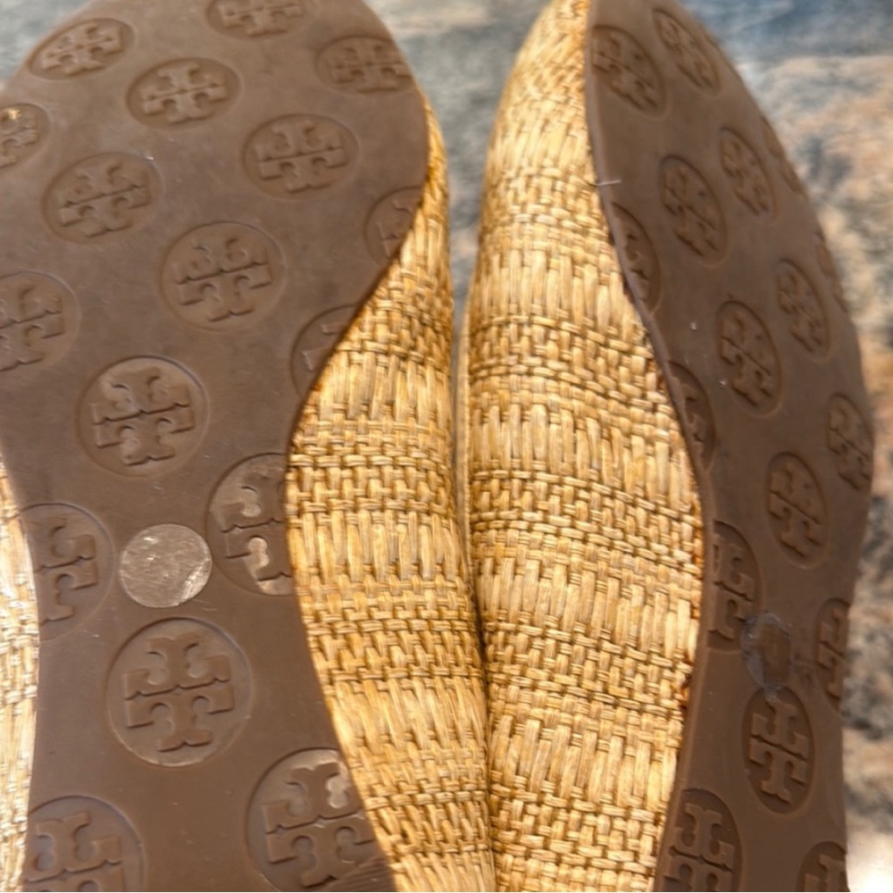 Tory Burch Tan and White Flats with Logo Medallion - Picture 5 of 6